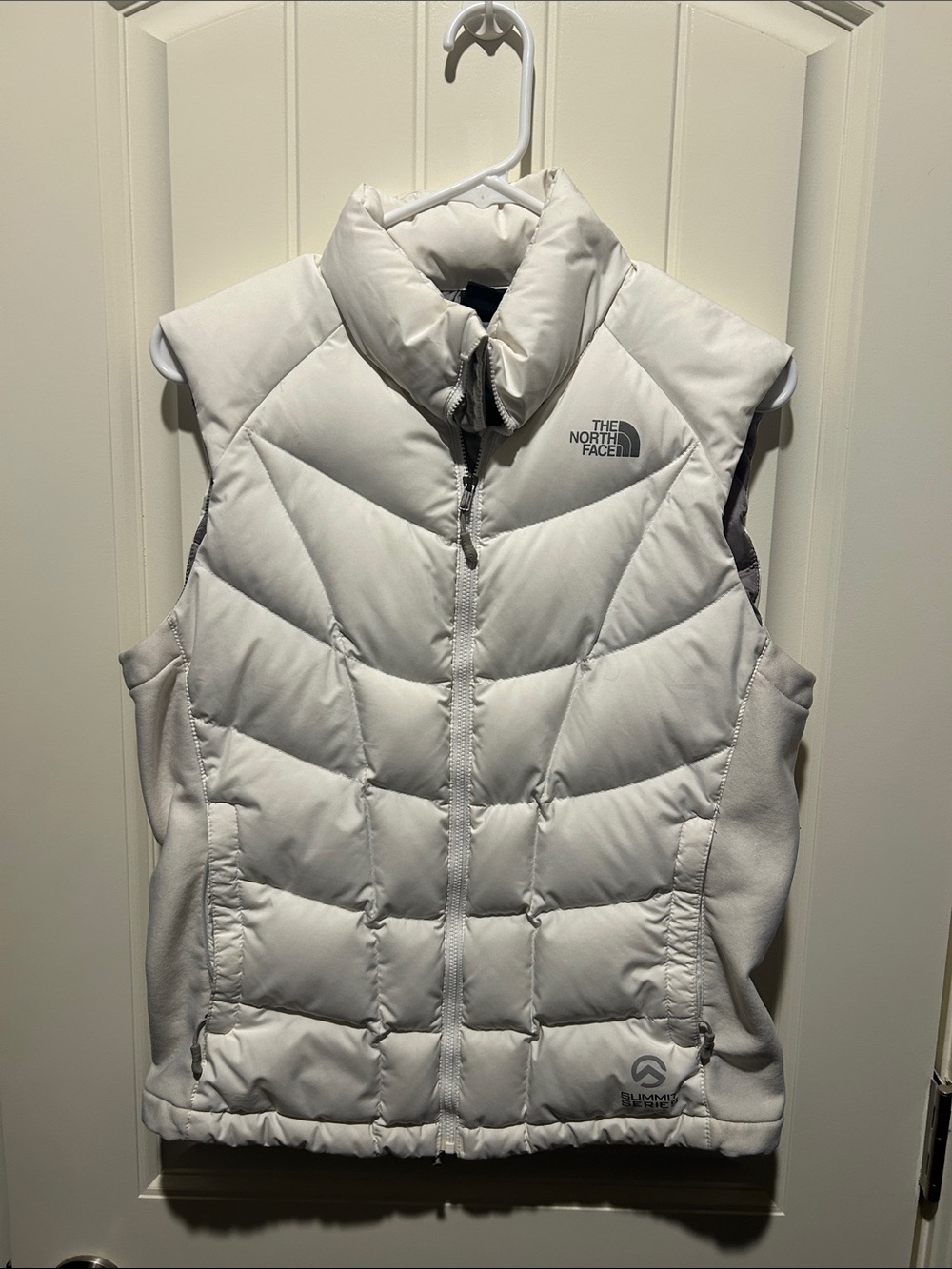 The North Face Women's White Quilted Insulated Vest